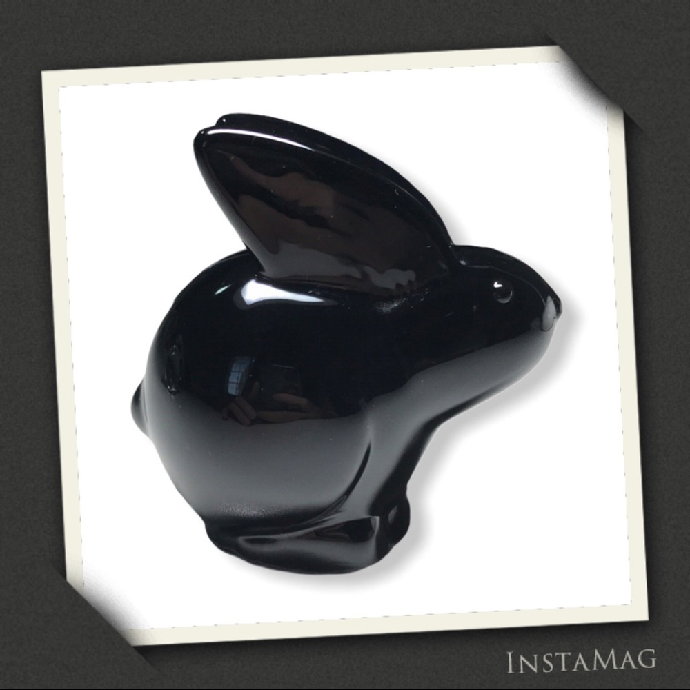 ONEIDA Hand Cut Black Crystal Rabbit Figurine